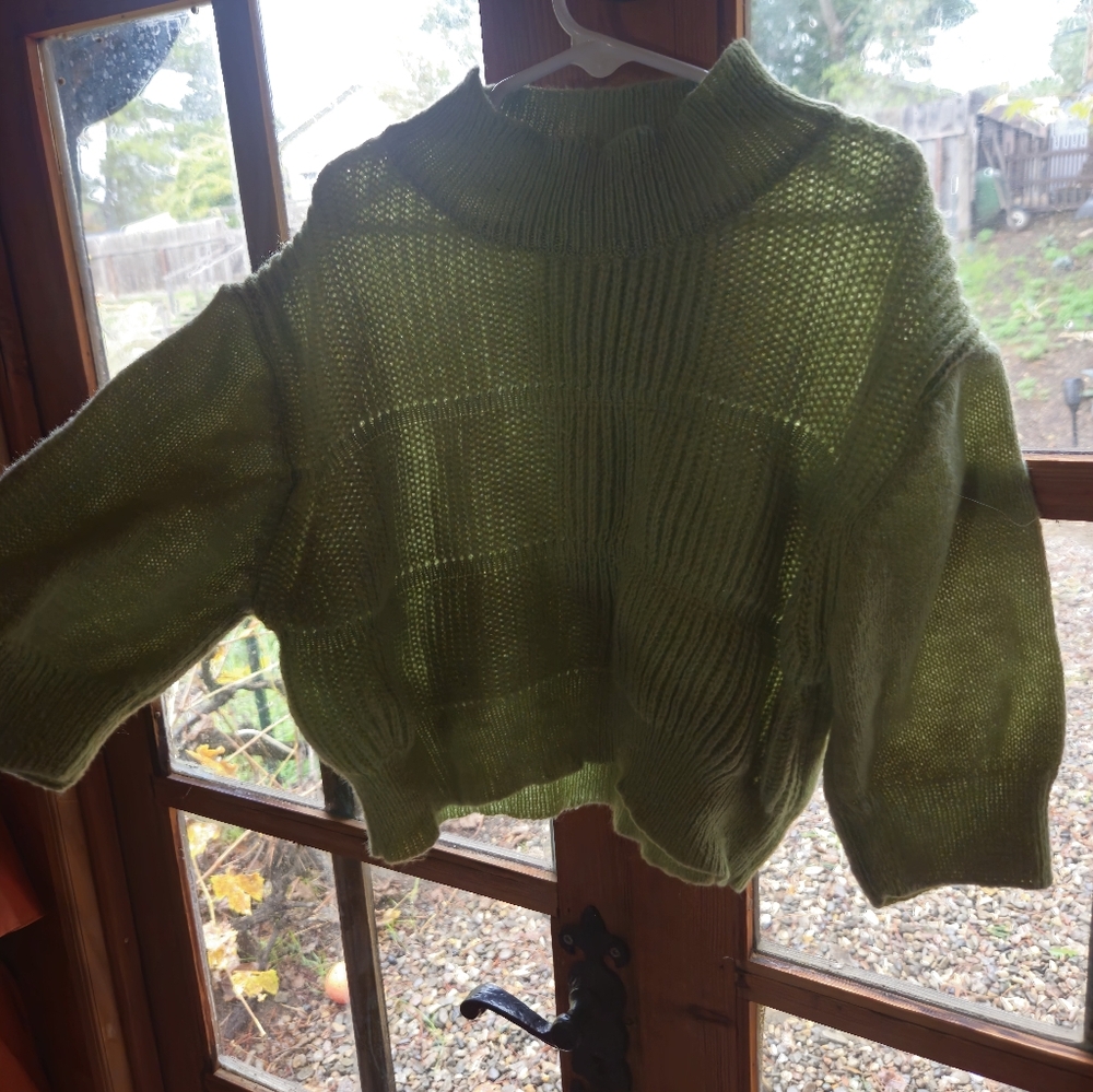 SMALL Green Women's Short Sleeve Cropped Sweater By Knit Mix